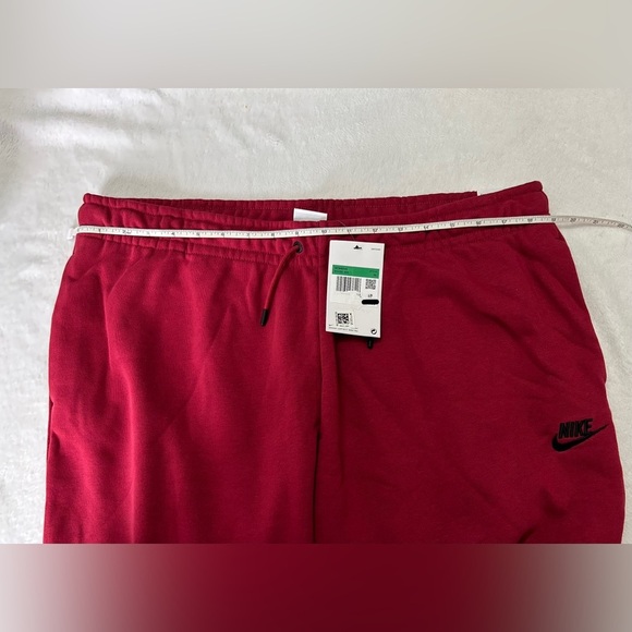 NWT Nike women’s XL pomegranate red mid rise loose fit joggers - Picture 11 of 11